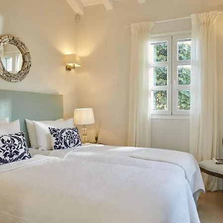 Sleeps 8 Air Con Wifi Kellia