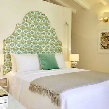 Sleeps 8 Air Con Wifi Kellia