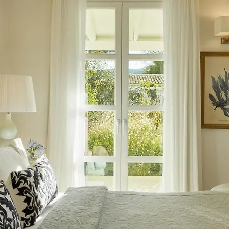 Sleeps 8 Air Con Wifi Villa Kellia